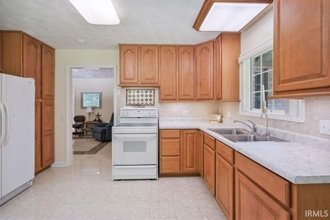 Tiny photo for 3304 OAKVIEW Court, Kokomo, IN 46902 (MLS # 202627321)