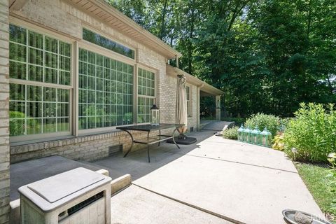 Tiny photo for 3304 OAKVIEW Court, Kokomo, IN 46902 (MLS # 202627321)