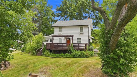 Photo of 3011 Getz Rd RD, Fort Wayne, IN 46804 (MLS # 202630114)