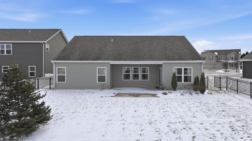 Photo of 13344 Synch Court, Fort Wayne, IN 46814 (MLS # 202605796)