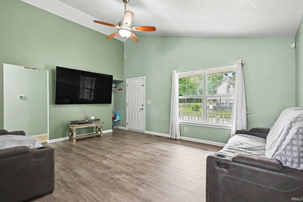 Photo of 818 W Indiana Avenue, Elkhart, IN 46516 (MLS # 202628820)