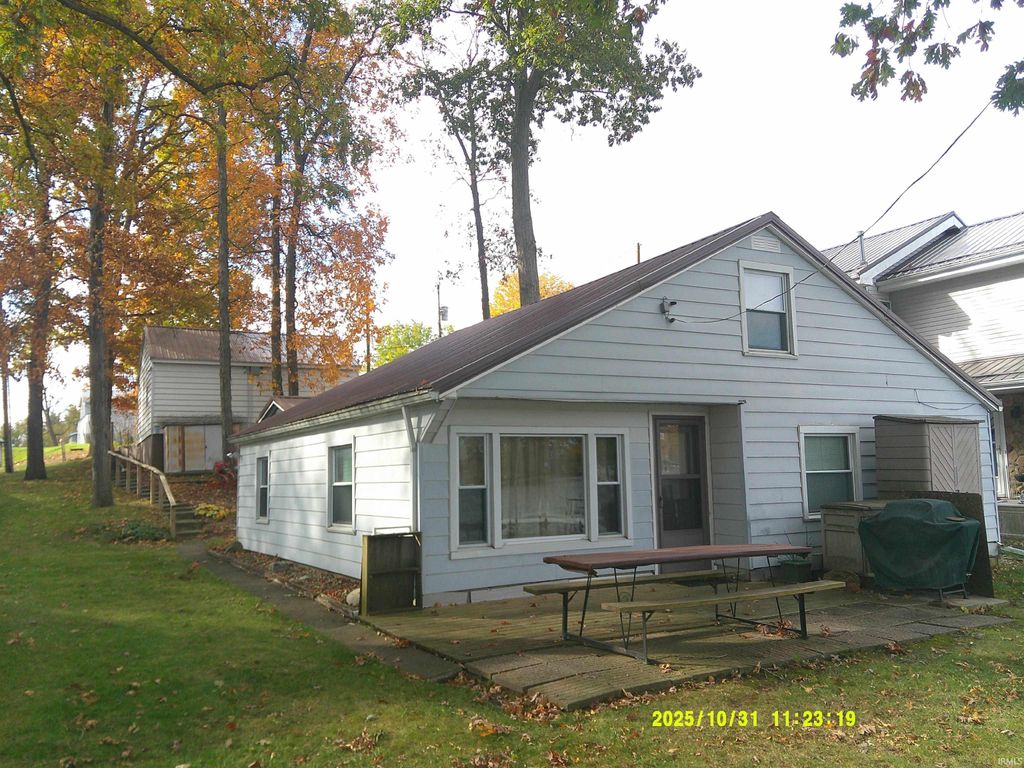 Photo of 80 Ln 207 Hamilton Lk Lk, Hamilton, IN 46742 (MLS # 202544359)