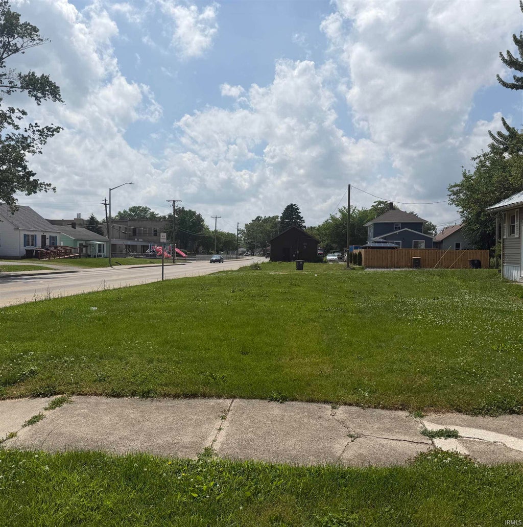 Photo of 3422 CENTRAL Drive, Fort Wayne, IN 46806 (MLS # 202622490)