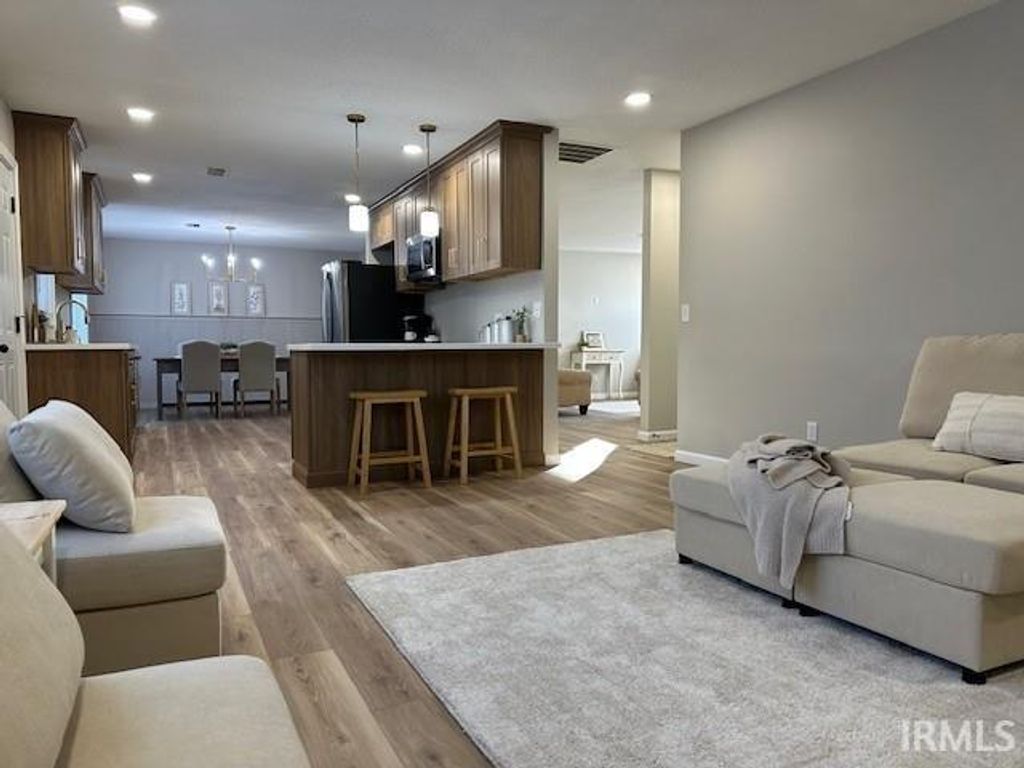 Photo of 800 W ROBERTS Avenue, Marion, IN 46952 (MLS # 202548064)