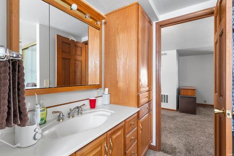Tiny photo for 2400 E Schram Avenue, Columbia City, IN 46725 (MLS # 202618644)