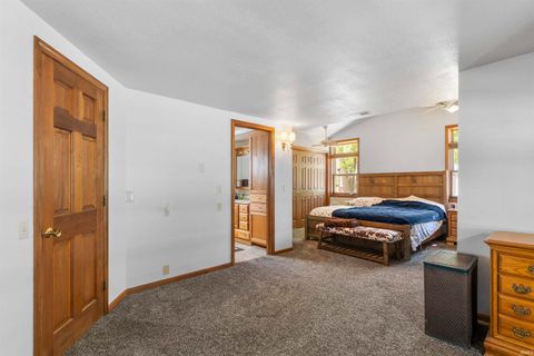 Tiny photo for 2400 E Schram Avenue, Columbia City, IN 46725 (MLS # 202618644)