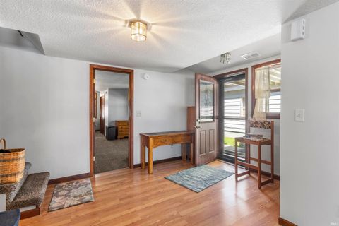 Tiny photo for 2400 E Schram Avenue, Columbia City, IN 46725 (MLS # 202618644)