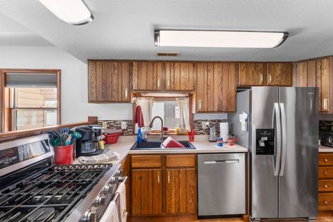 Tiny photo for 2400 E Schram Avenue, Columbia City, IN 46725 (MLS # 202618644)