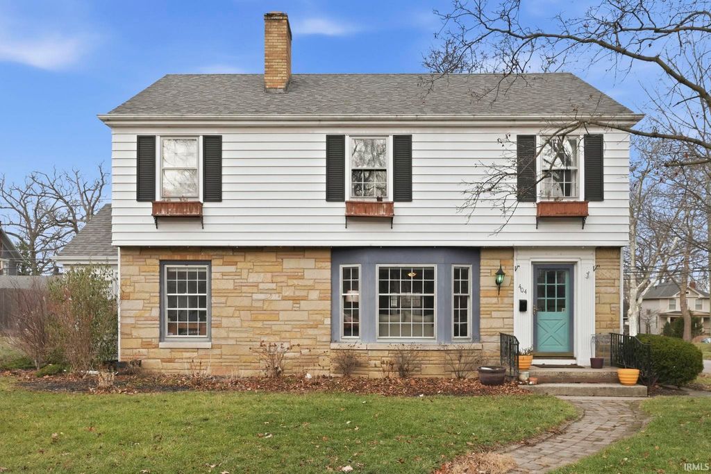 Photo of 404 W Oakdale Drive, Fort Wayne, IN 46807 (MLS # 202602717)