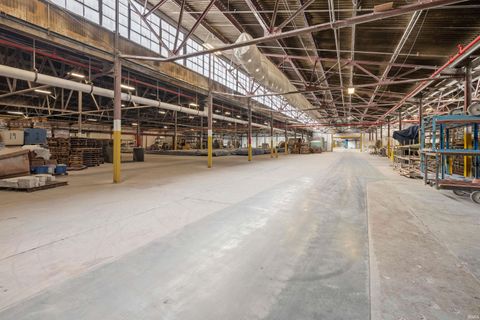 Tiny photo for 2500 N Union Street, Kokomo, IN 46901 (MLS # 202522220)