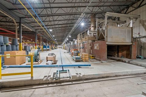 Tiny photo for 2500 N Union Street, Kokomo, IN 46901 (MLS # 202522220)