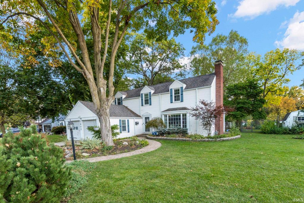 Photo of 1637 Rainbow Bend Boulevard, Elkhart, IN 46514 (MLS # 202540972)