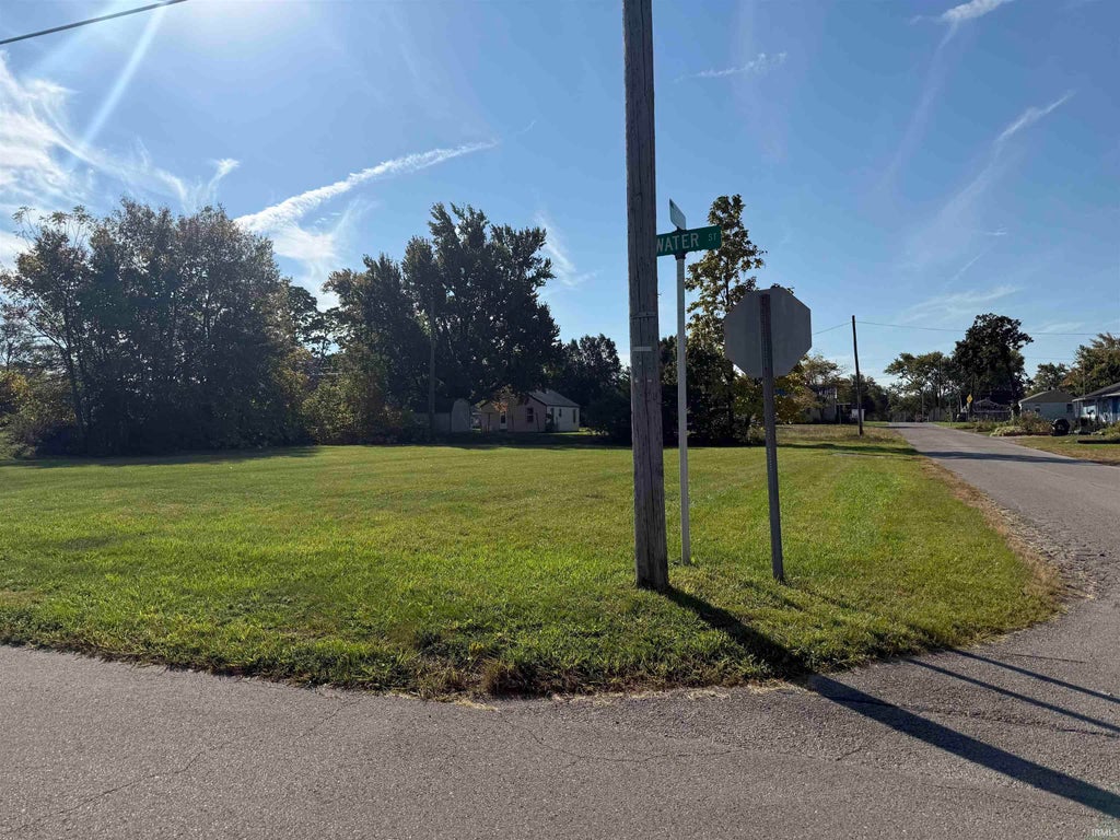 Photo of 817 W Water Street, Hartford City, IN 47348 (MLS # 202642612)