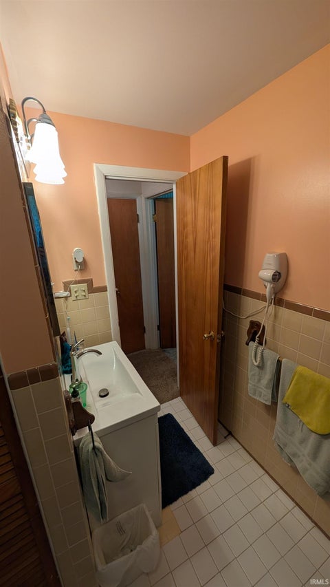 Tiny photo for 2026 College Street, South Bend, IN 46628 (MLS # 202642115)