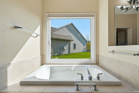 Tiny photo for 105 Cobblers Cove, Fort Wayne, IN 46825 (MLS # 202615963)