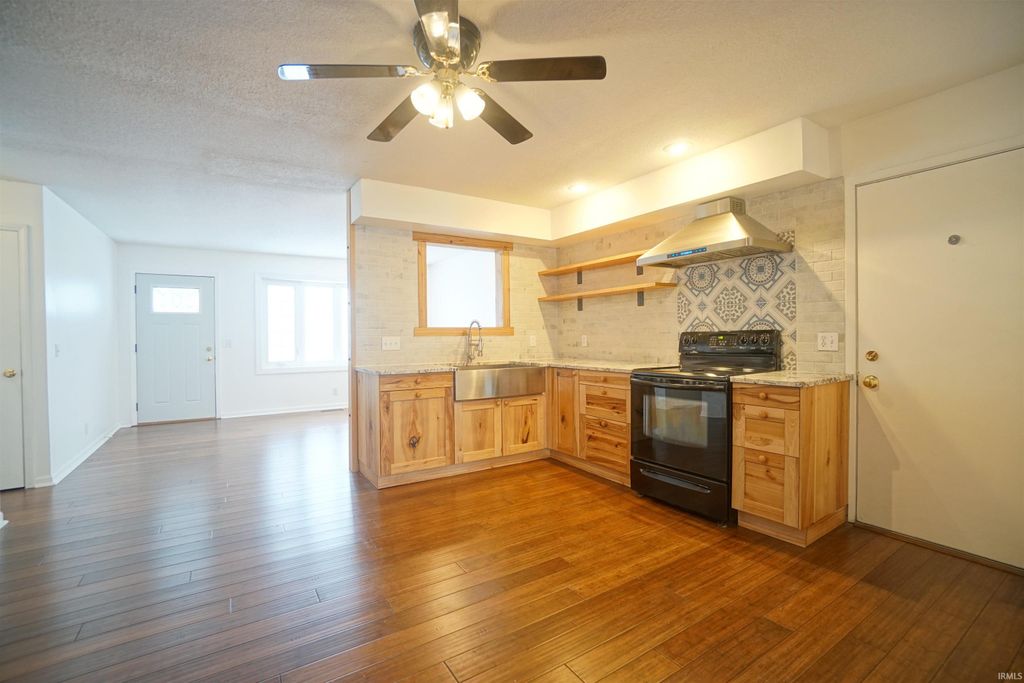 Photo of 3844 E 400 N., Warsaw, IN 46582 (MLS # 202546969)