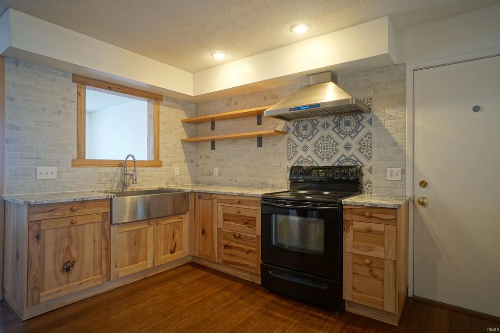 Photo of 3844 E 400 N., Warsaw, IN 46582 (MLS # 202546969)