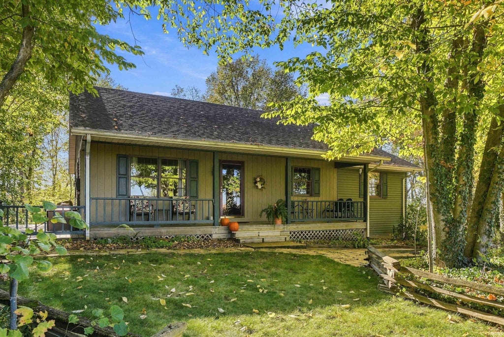Photo of 3250 E 300 N, Columbia City, IN 46725 (MLS # 202643518)