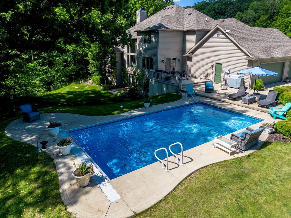 Photo of 7296 N Clear Creek Road, Huntington, IN 46750 (MLS # 202643856)