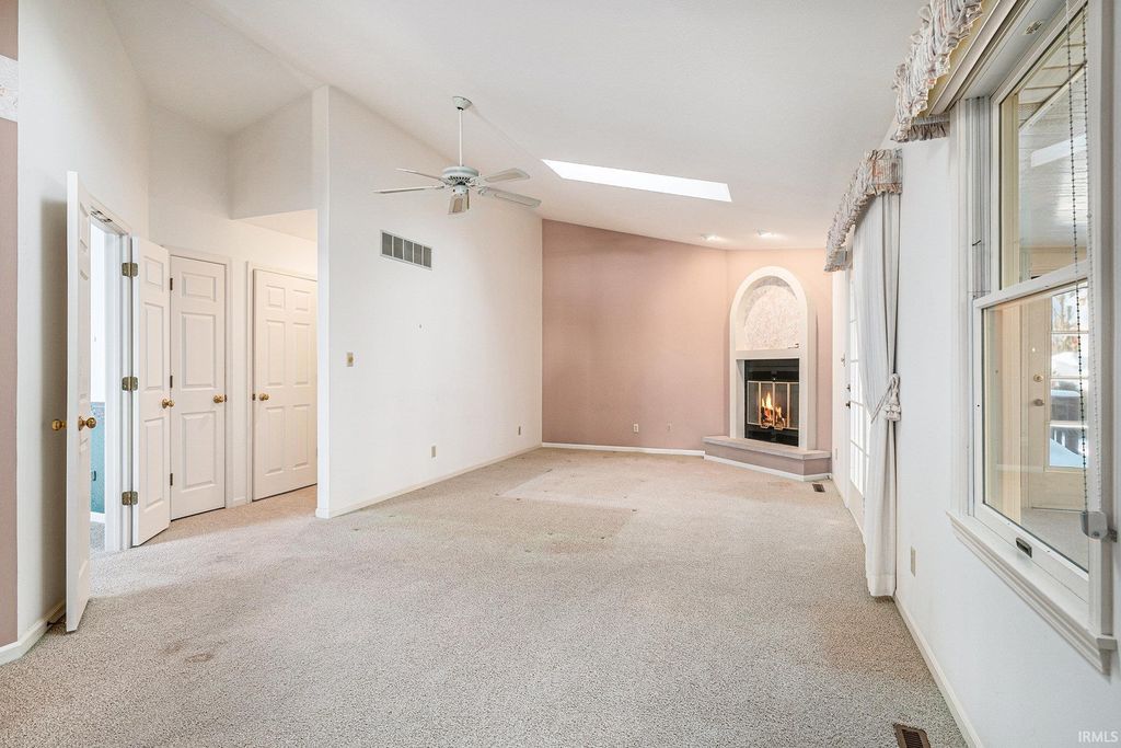 Photo of 1715 Woodland Drive, Elkhart, IN 46514 (MLS # 202548304)