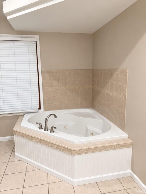 Tiny photo for 18782 Tyler Drive, Goshen, IN 46528 (MLS # 202644946)