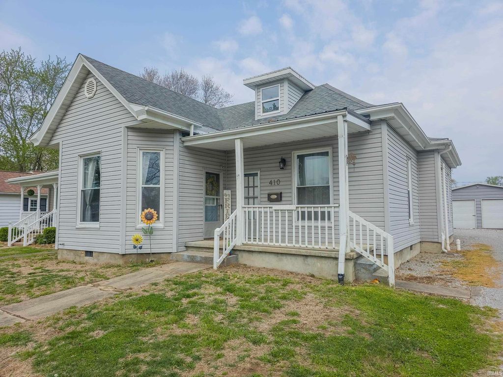 Photo of 410 E 9th Street, Mount Carmel, IL 62863 (MLS # 202611842)