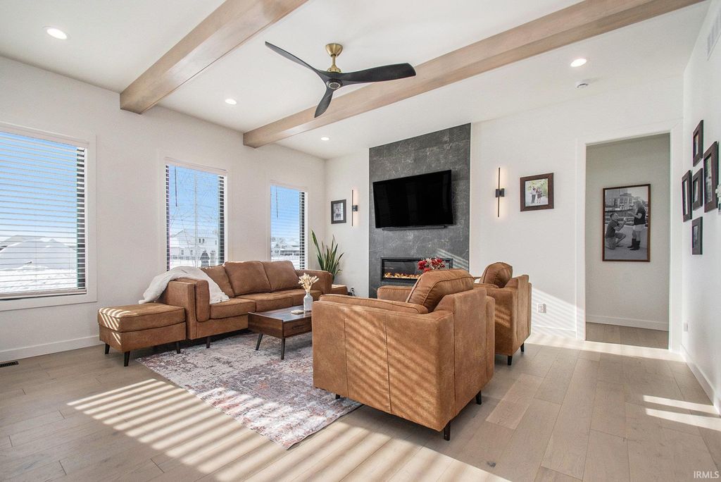 Photo of 11376 Denver Ridge Court, Osceola, IN 46561 (MLS # 202548636)