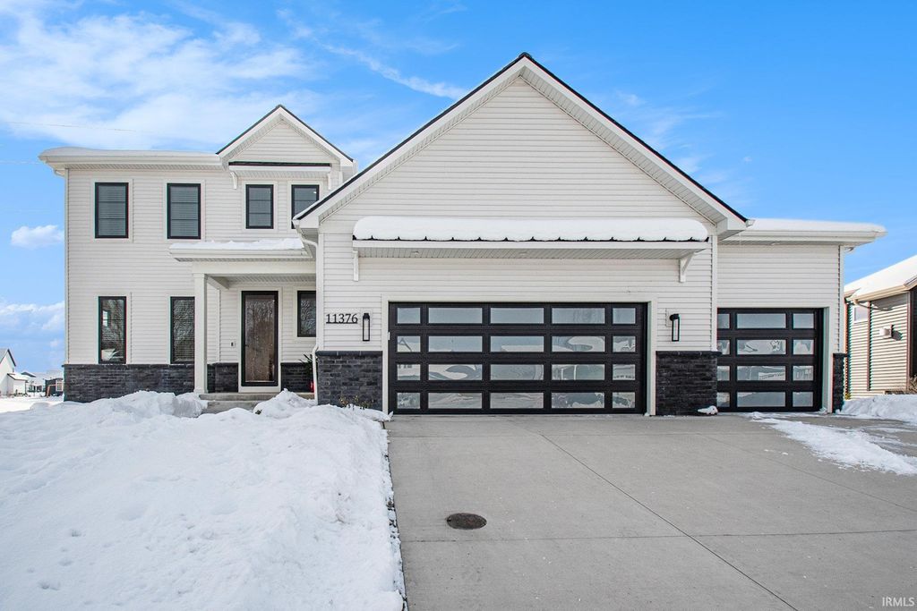 Photo of 11376 Denver Ridge Court, Osceola, IN 46561 (MLS # 202548636)