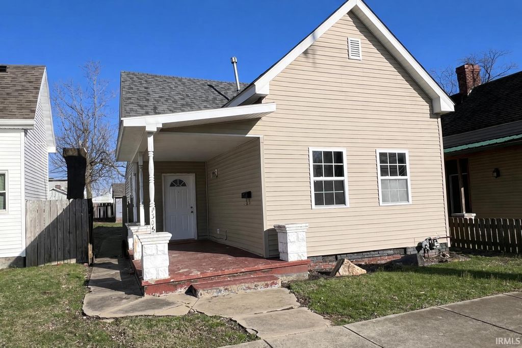 Photo of 1306 Cumberland Avenue, Evansville, IN 47712 (MLS # 202608485)