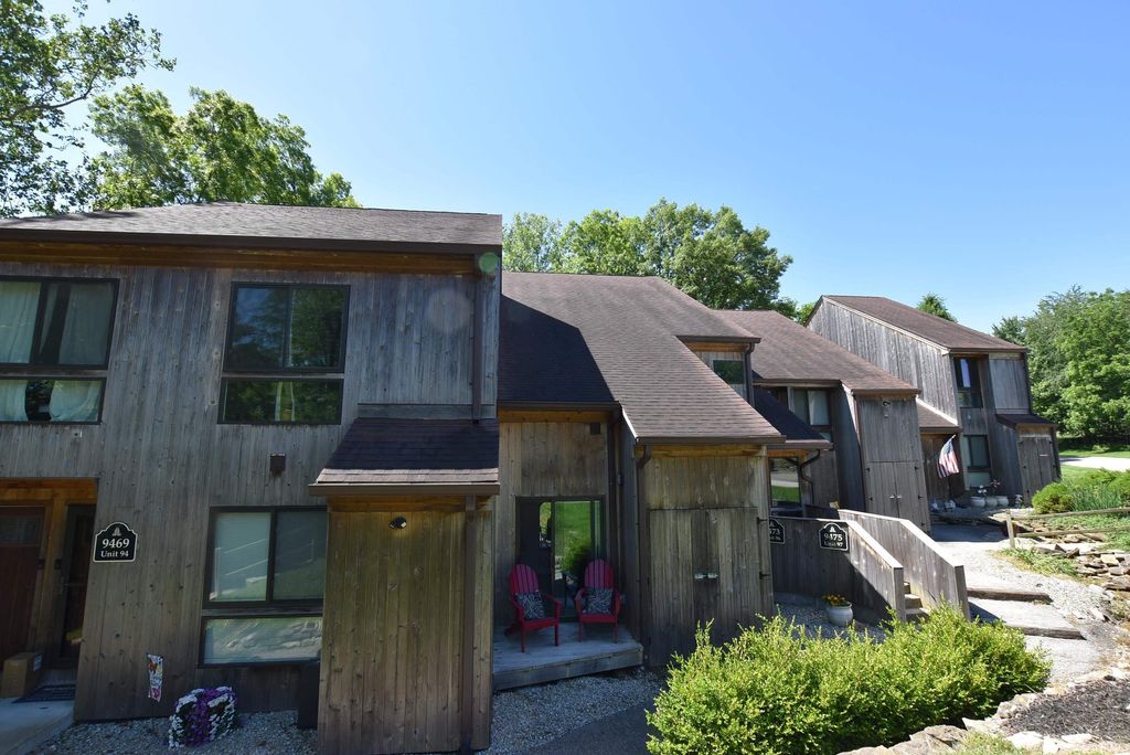 Photo of 9473 S Pointe Lasalles Drive #96, Bloomington, IN 47401 (MLS # 202621181)