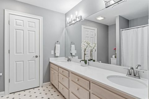 Tiny photo for 7811 Glacier Creek Dr 92 Drive, Roanoke, IN 46783 (MLS # 202618487)