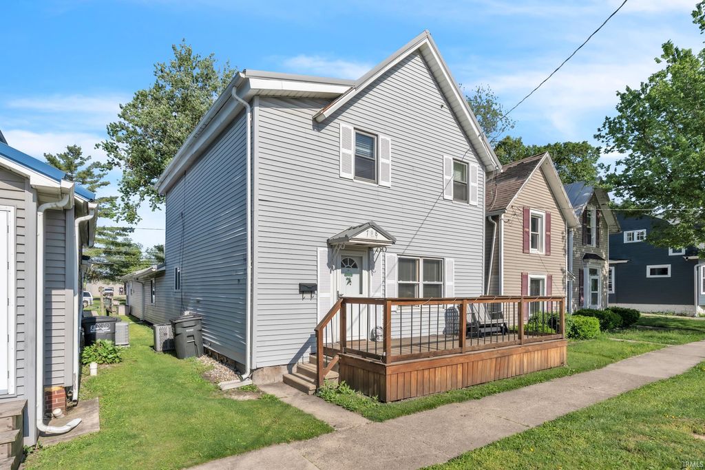 Photo of 718 S Main Street, Kendallville, IN 46755 (MLS # 202620095)