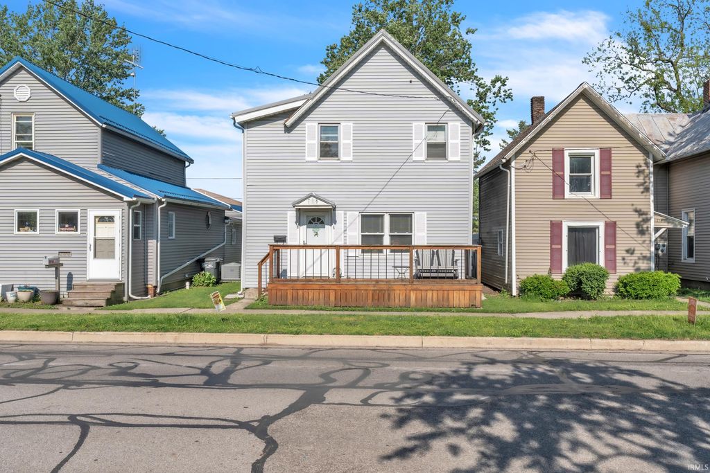 Photo of 718 S Main Street, Kendallville, IN 46755 (MLS # 202620095)