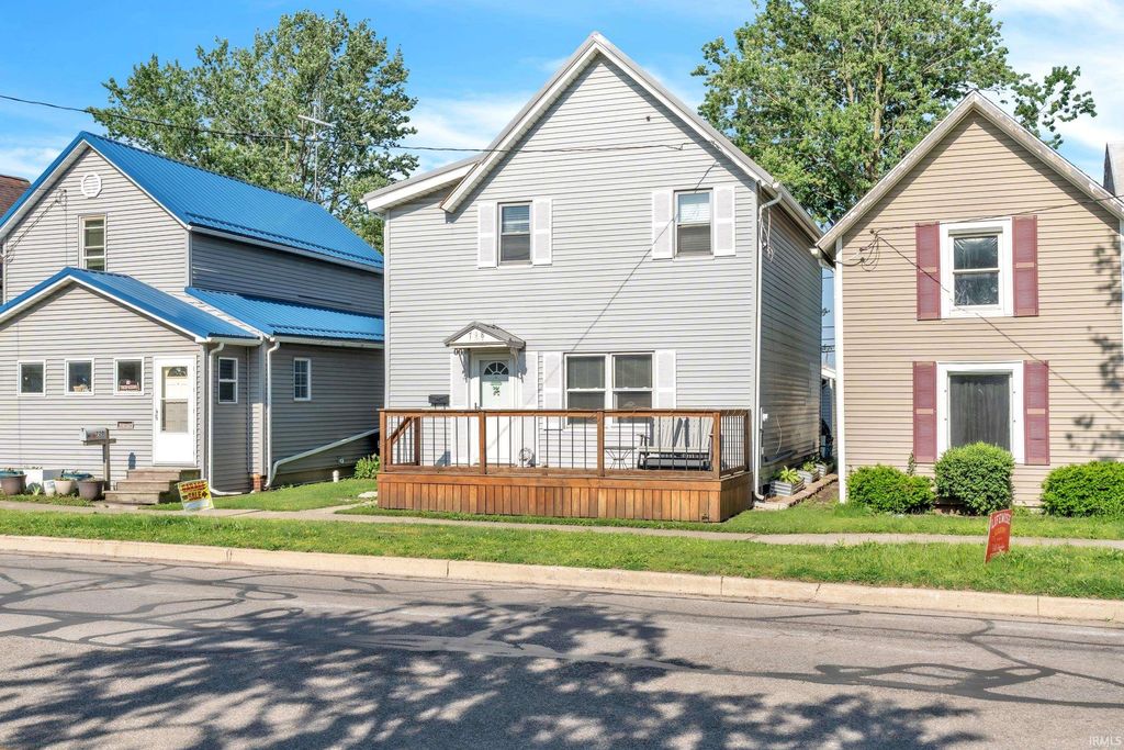 Photo of 718 S Main Street, Kendallville, IN 46755 (MLS # 202620095)