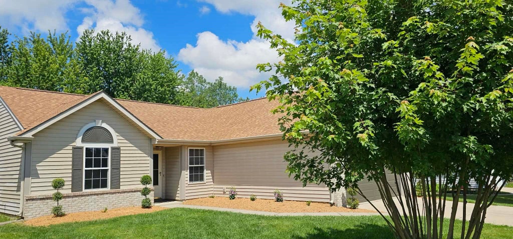 Photo of 9803 Lima Meadow Run, Fort Wayne, IN 46825 (MLS # 202625042)