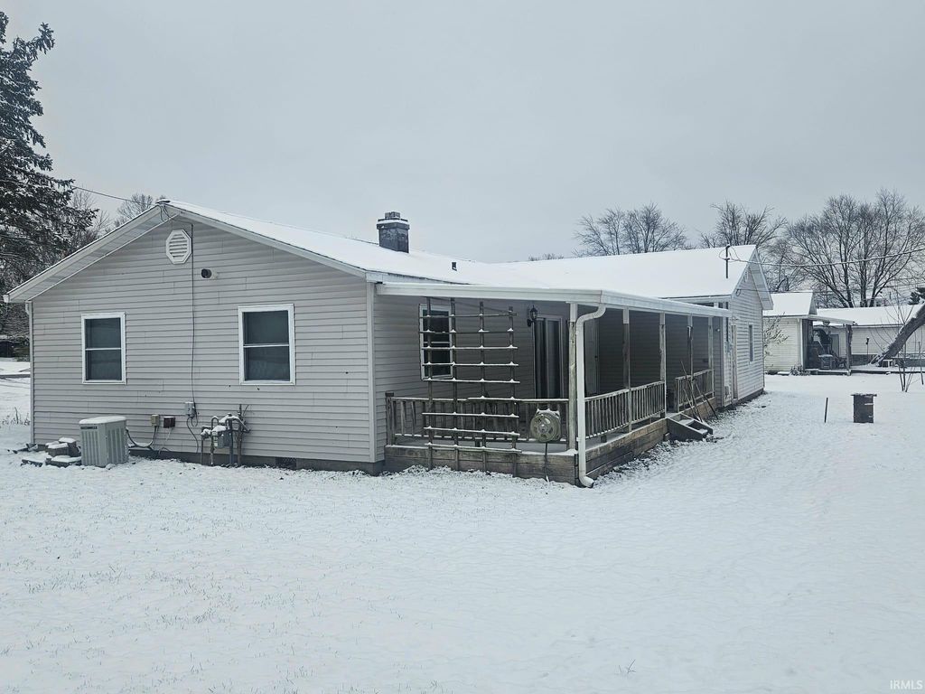 Photo of 911 Biddinger Lane, Washington, IN 47501 (MLS # 202547774)