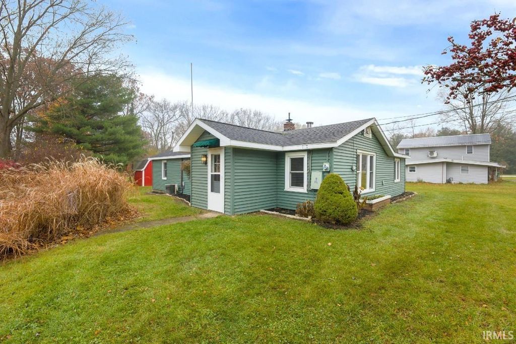 Photo of 10266 Glenwood Avenue, Osceola, IN 46561 (MLS # 202547059)