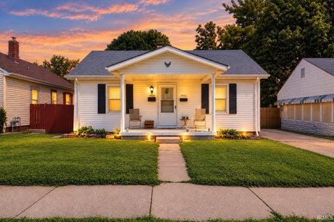 Photo of 1930-1932 Fairmont Avenue, New Castle, IN 47362 (MLS # 202634358)