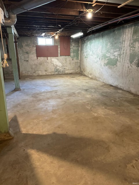 Tiny photo for 1930-1932 Fairmont Avenue, New Castle, IN 47362 (MLS # 202634358)