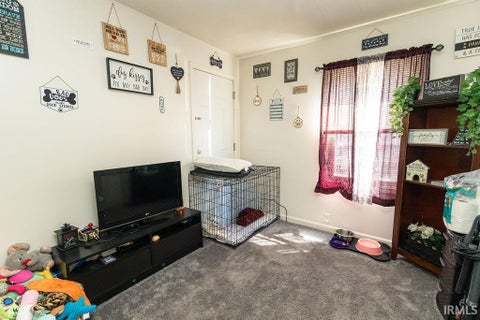 Tiny photo for 1930-1932 Fairmont Avenue, New Castle, IN 47362 (MLS # 202634358)