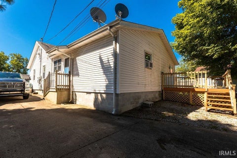Tiny photo for 1930-1932 Fairmont Avenue, New Castle, IN 47362 (MLS # 202634358)