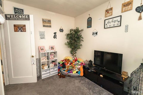 Tiny photo for 1930-1932 Fairmont Avenue, New Castle, IN 47362 (MLS # 202634358)