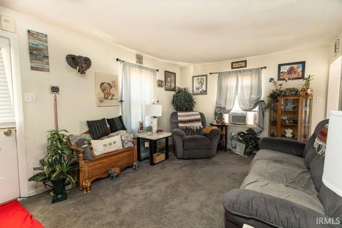 Tiny photo for 1930-1932 Fairmont Avenue, New Castle, IN 47362 (MLS # 202634358)