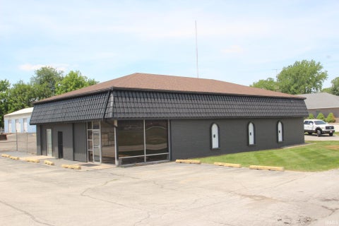 Photo of 1372 S Wabash Street, Wabash, IN 46992 (MLS # 202607919)