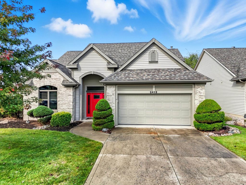 Photo of 2412 BARCROFT Court, Fort Wayne, IN 46804 (MLS # 202538914)