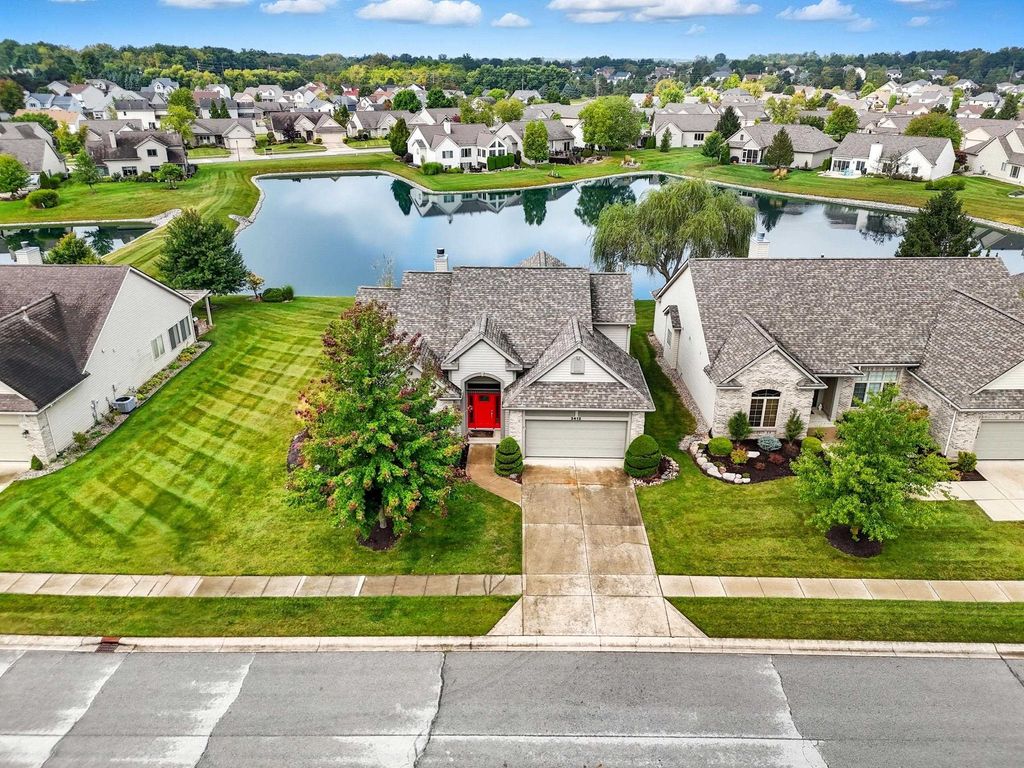 Photo of 2412 BARCROFT Court, Fort Wayne, IN 46804 (MLS # 202538914)