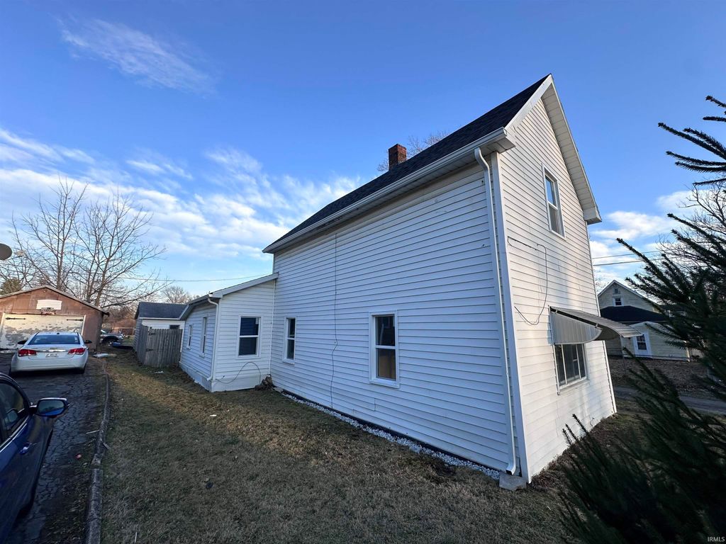 Photo of 612 N Monroe Street, Hartford City, IN 47348 (MLS # 202607893)