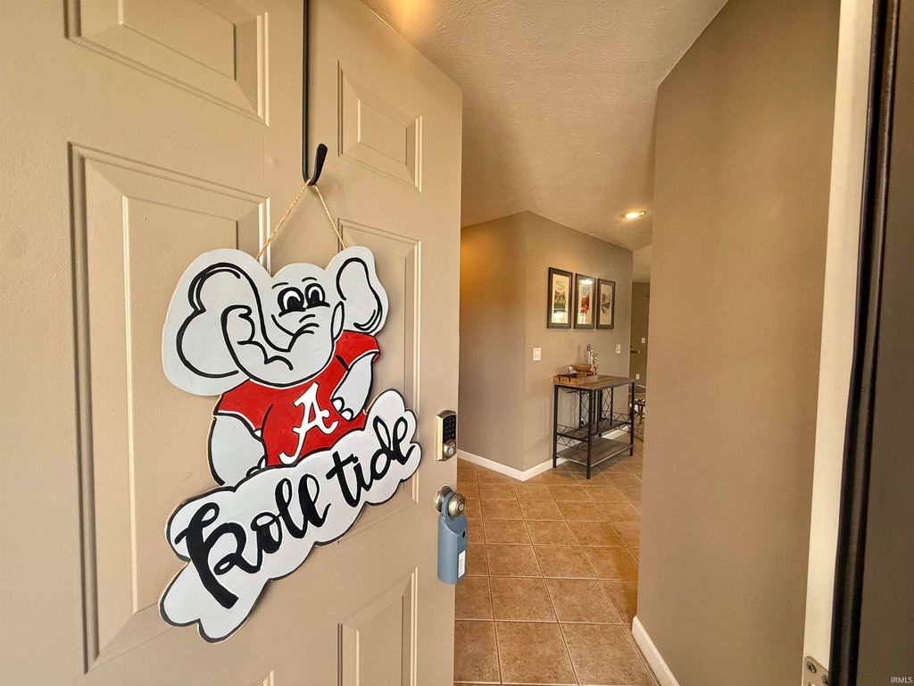 Photo of 1329 Bowen Drive, Evansville, IN 47725 (MLS # 202617445)