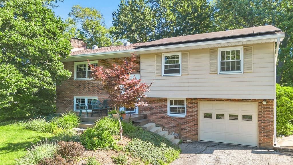 Photo of 2213 S Sussex Drive, Bloomington, IN 47401 (MLS # 202628121)