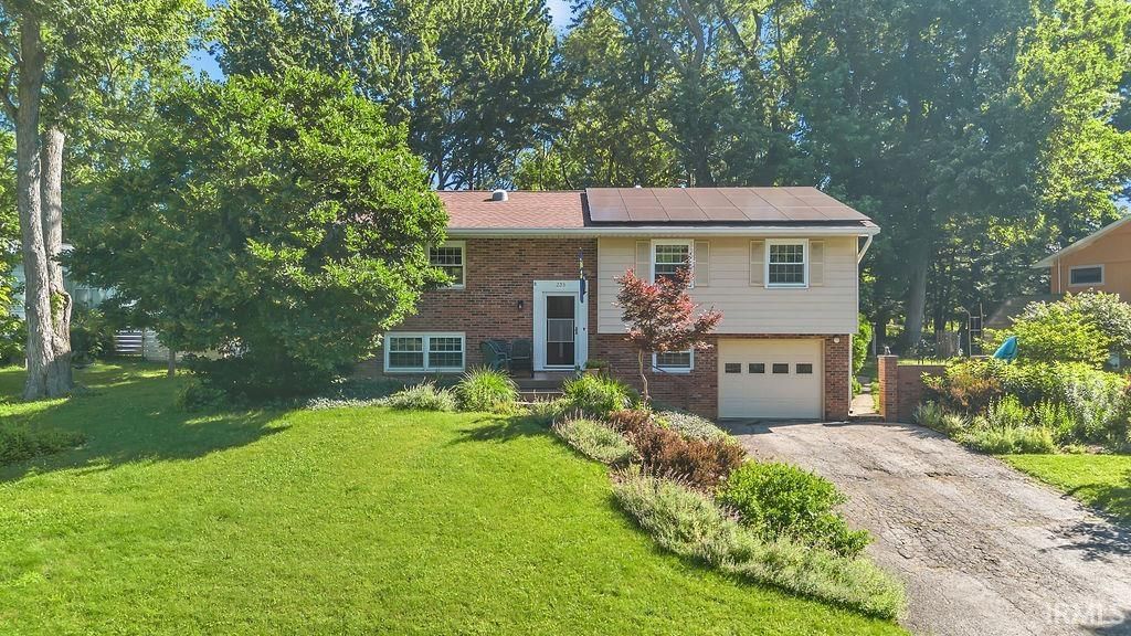 Photo of 2213 S Sussex Drive, Bloomington, IN 47401 (MLS # 202628121)